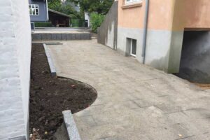 Efter, Ny belægning med plantebed